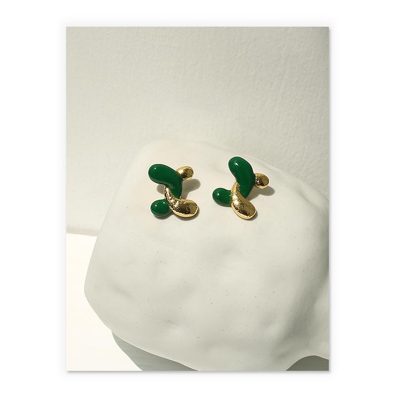 X-Shaped Earrings In Gold And Enamel