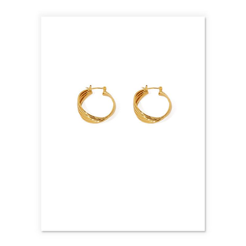 Medium Twisted Leaves Hoop Earrings In Gold