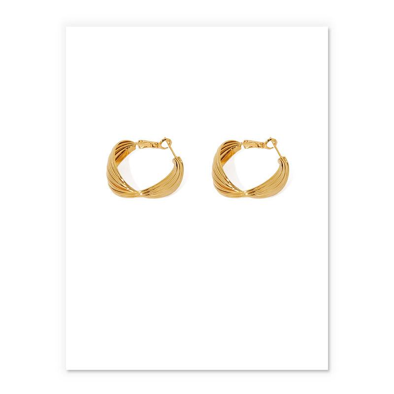 Large Twisted Leaves Hoop Earrings In Gold