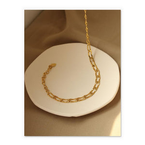 Flat Curb Chain Necklace In Gold