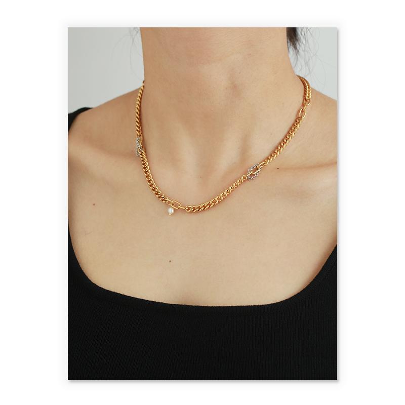 Bold And Thin Chain Necklace with Pearl In Gold