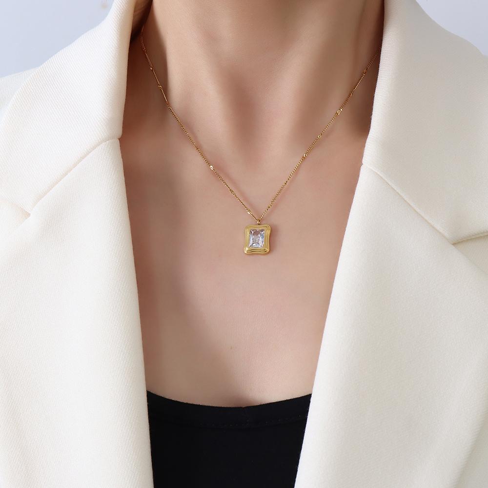 Gemstone Chain Necklace In Gold